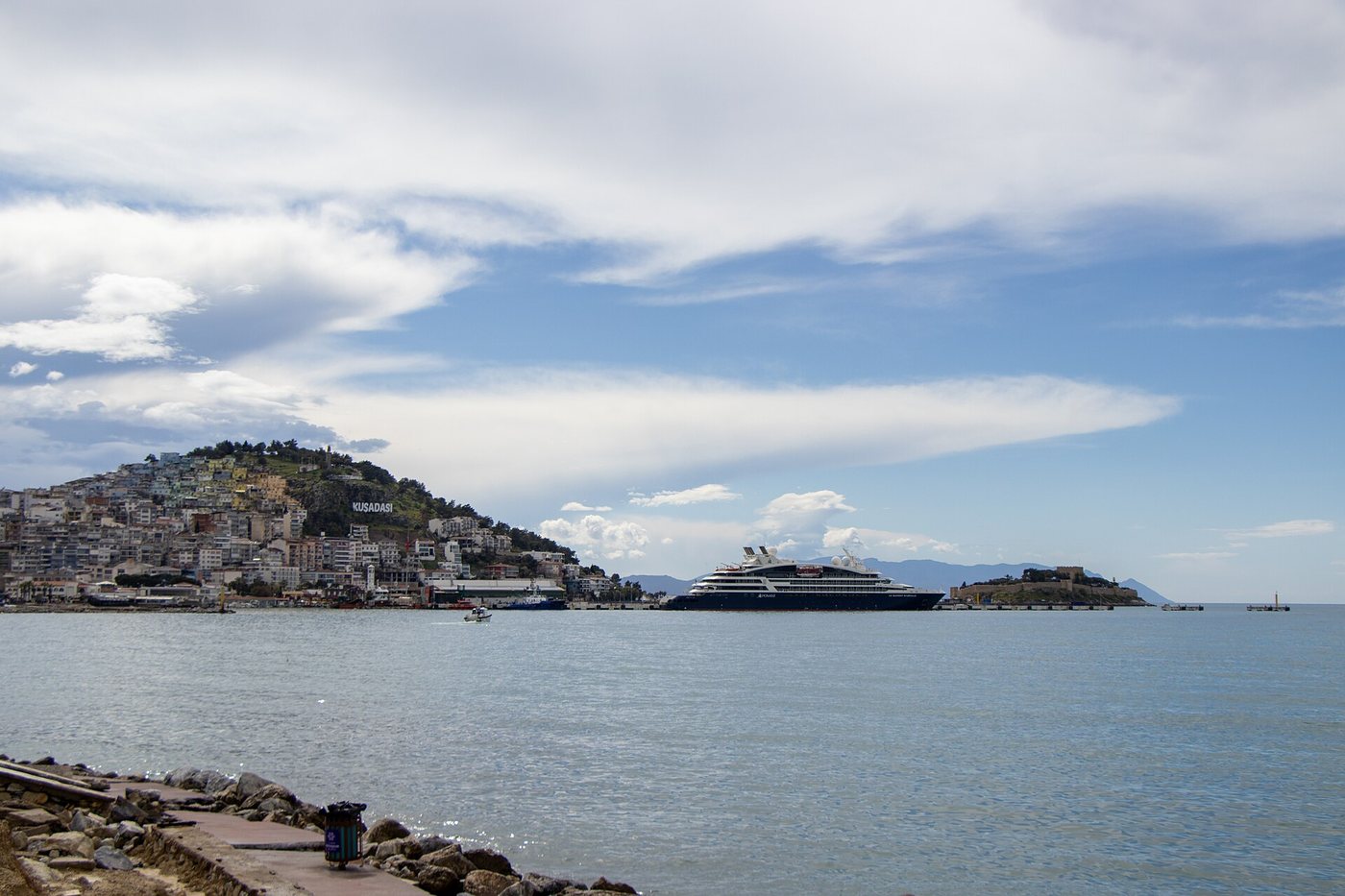 Güvercinada