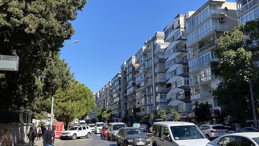 Temsilî fotoğraf: Karabağlar'dan bir sokak.