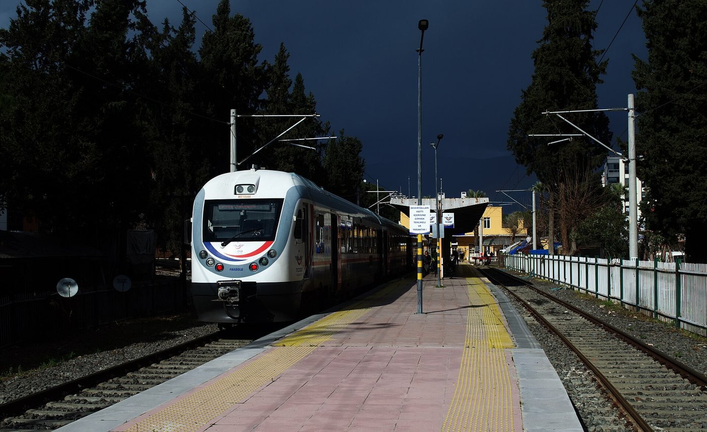 Menderes, İzmir'in tarımsal üretimde öne çıkan ilçeleri arasında yer alıyor.