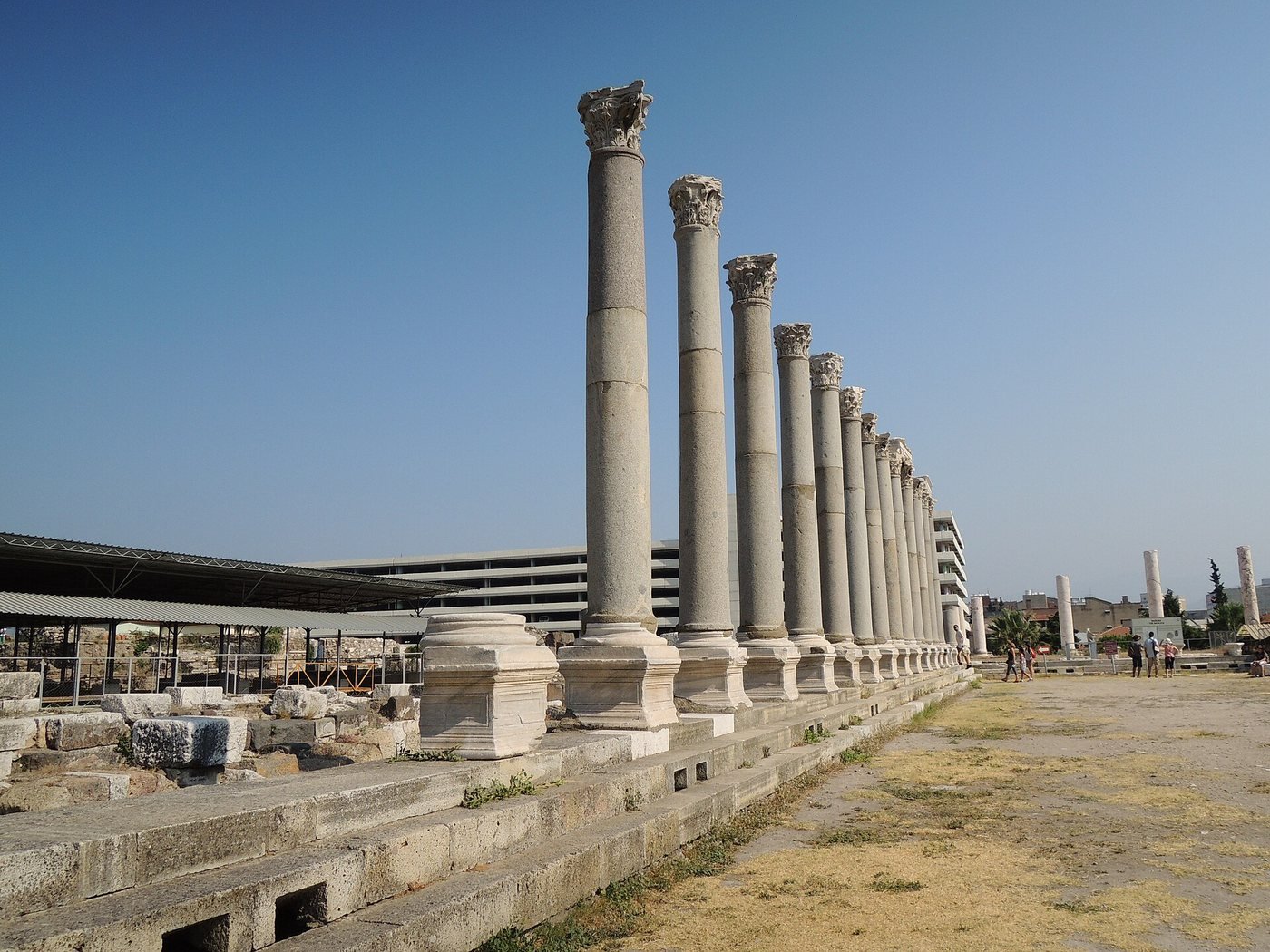 Yeni buluntuların ortaya çıkarıldığı Smyrna Agorası.